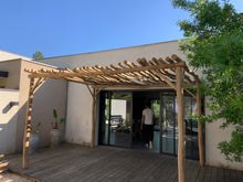 Charger l'image dans la galerie, PERGOLA EN ACACIA 4 mètres x 3 mètres couverture en rondins ajouré